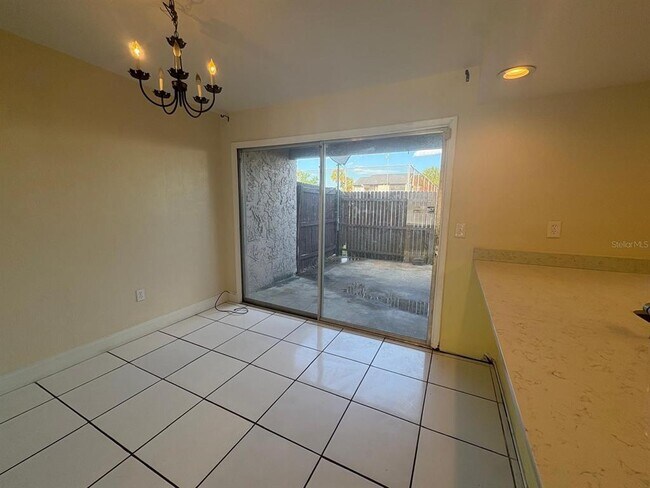 Building Photo - 4033 Henley Rd
