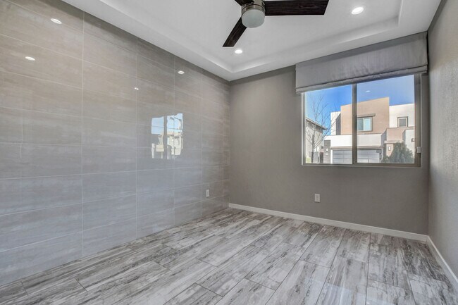 Building Photo - 6005 Andezano Dr