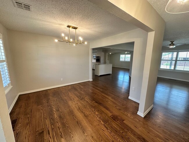 Building Photo - For Rent: Upgraded 3 Bed, 2.5 Bath Home in...