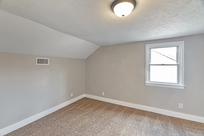 Building Photo - 416 Highland Ct