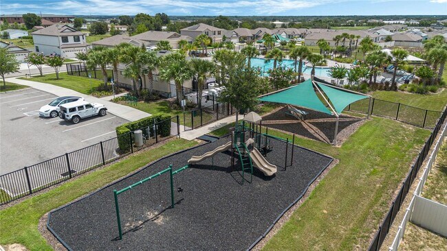 Building Photo - Rare find In-Law suite Home! Single family house with Separate entry and kitchen, laundry set!