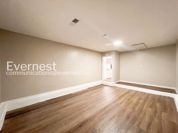 Building Photo - 5787 Northland Dr