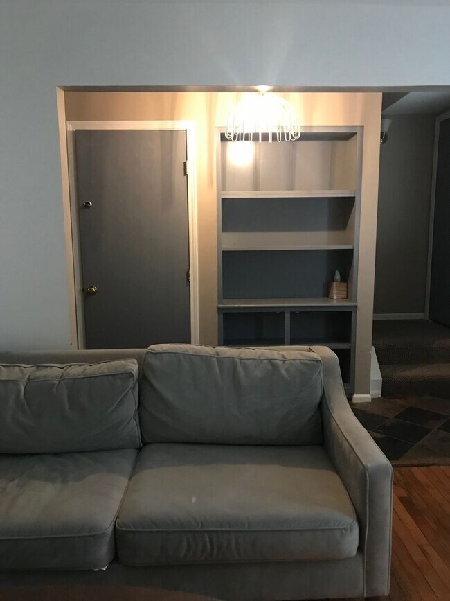 Building Photo - 106 Tulip Tree Ct