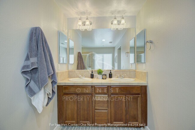 Building Photo - Lincoln Crossing, 4 bedroom 2.5 bath