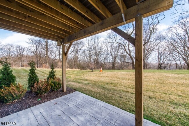 Building Photo - 37 Hillandale Dr