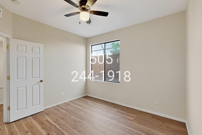 Building Photo - 1121 Meadowlark Way SE