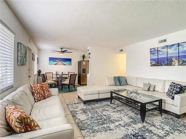 Building Photo - 4625 Bayshore Dr