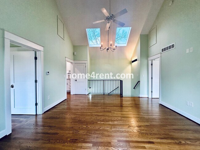 Building Photo - Charming Home Near Country Club Plaza w/ Gorgeous Updates, Wood Floors and a Two Car Garage!