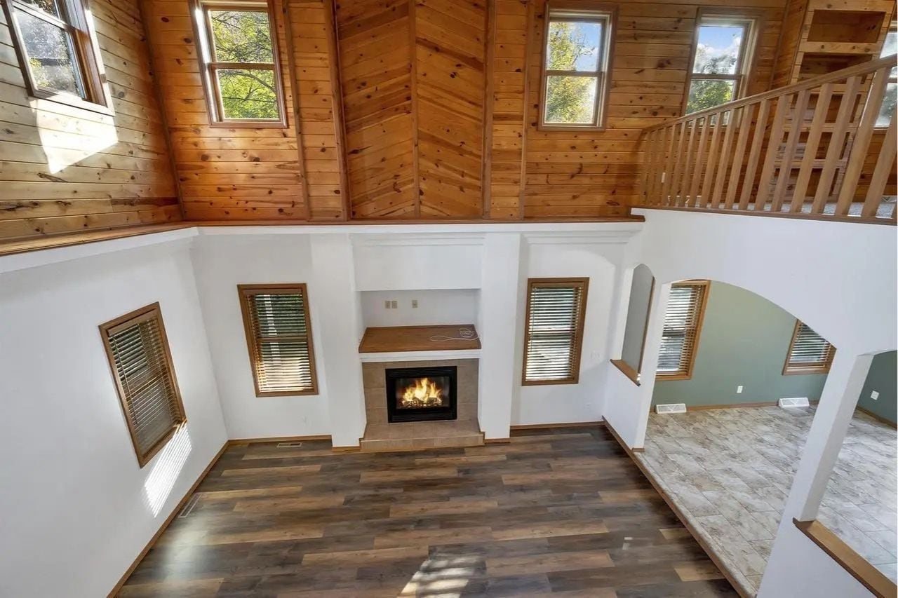 Building Photo - 969 Riverside Dr