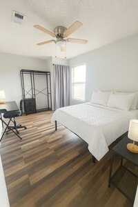 Building Photo - 9818 Autumn Arch