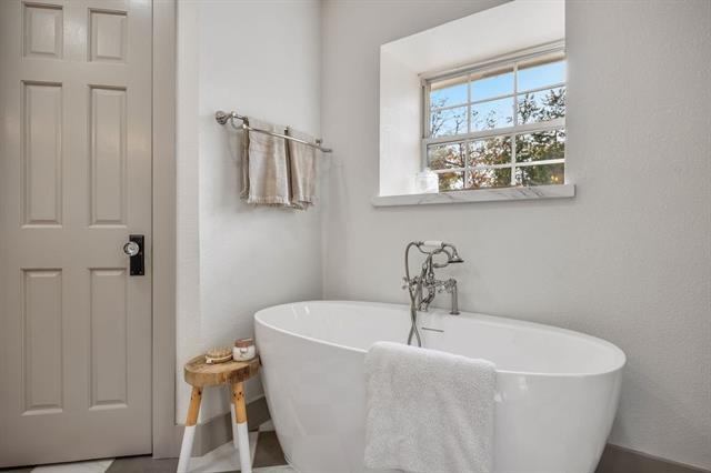 Building Photo - 2204 N Pearson Ln