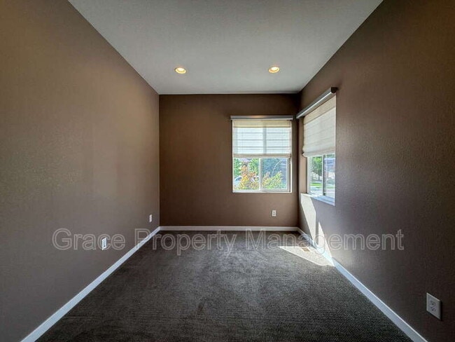 Building Photo - 10808 Salida St