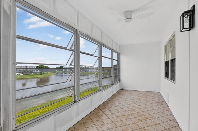 Building Photo - 3045 Cornwall C