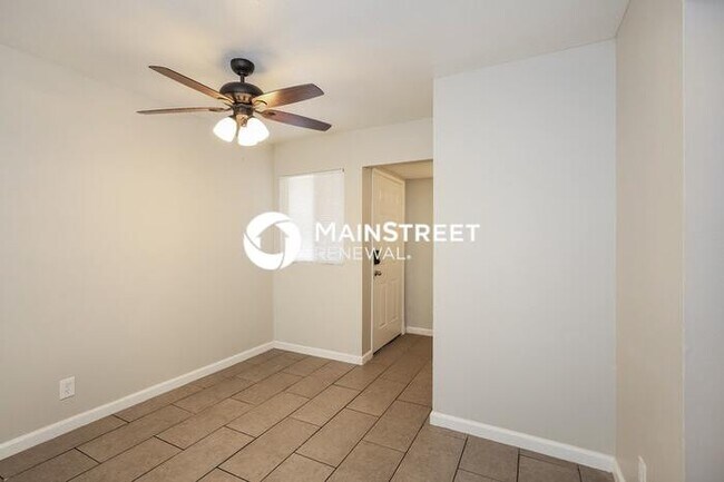 Building Photo - 3 Bedroom Pet-Friendly Home in LAS VEGAS, NV with Main Street Renewal