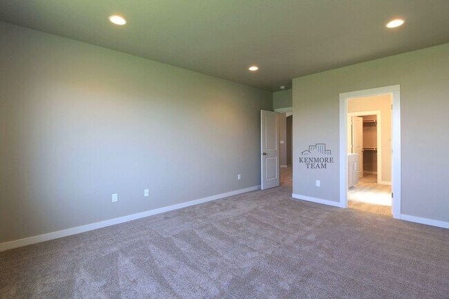 Building Photo - 4718 Philippi Dr