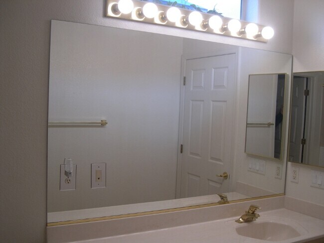 Building Photo - 2522 Libretto Ave