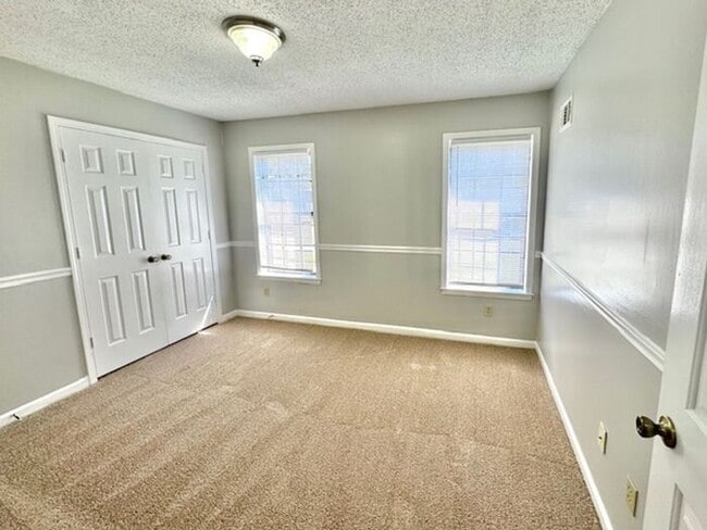 Building Photo - Now Leasing a 3-bedroom 2 bath home in Bartlett! Available Now! Great Schools,