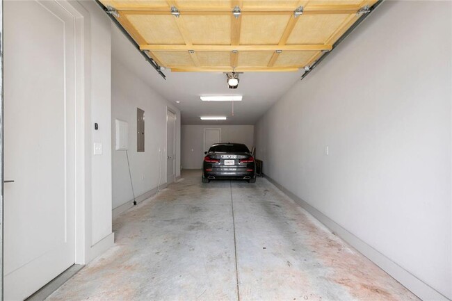 Building Photo - 133 Cityview Ct NE
