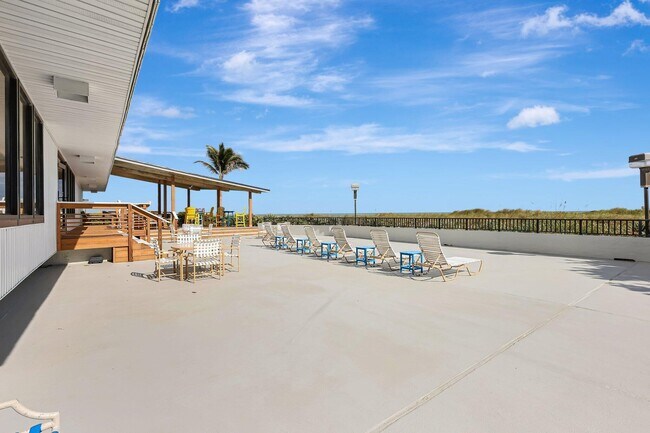 Building Photo - 1357 NE Ocean Blvd