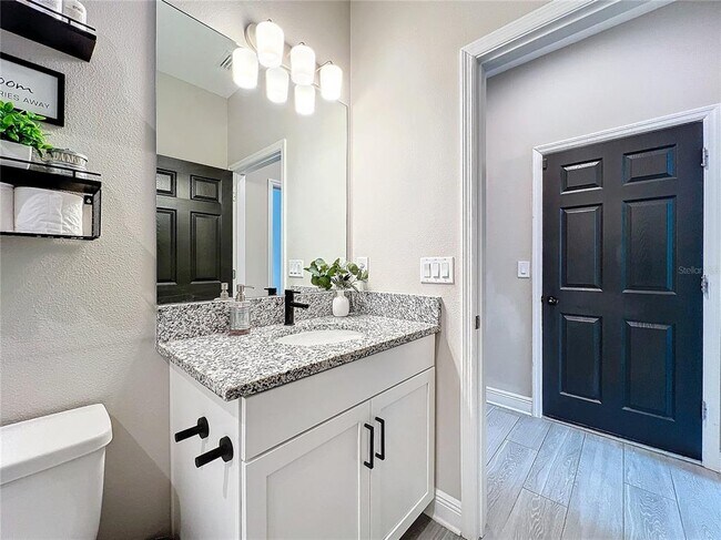 Building Photo - 5559 Trevesta Pl