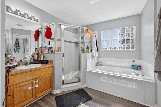 Building Photo - 1202 Cumbrian Lakes Ct