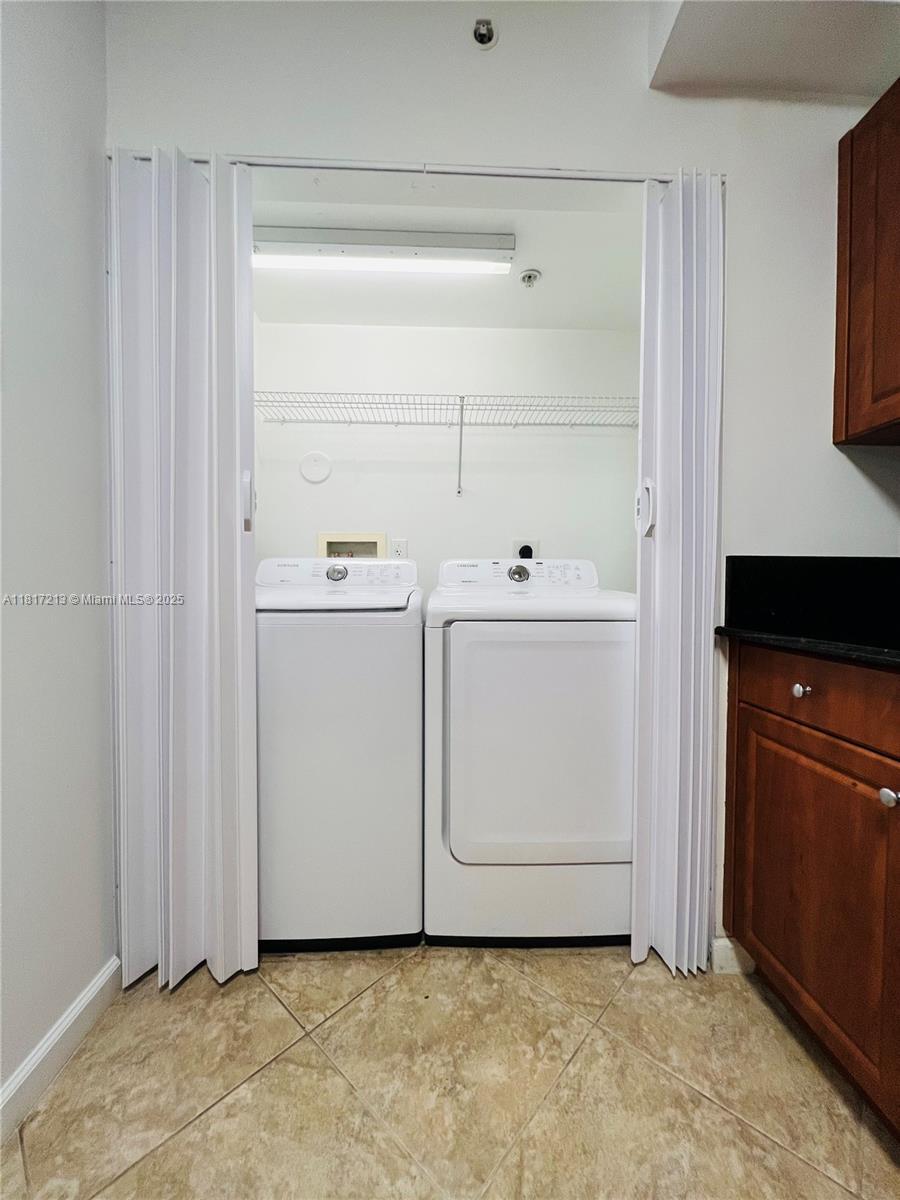 SO FLO Real Estate Group 529 E Sheridan St # 302 DANIA BEACH, FL - 529 E Sheridan St