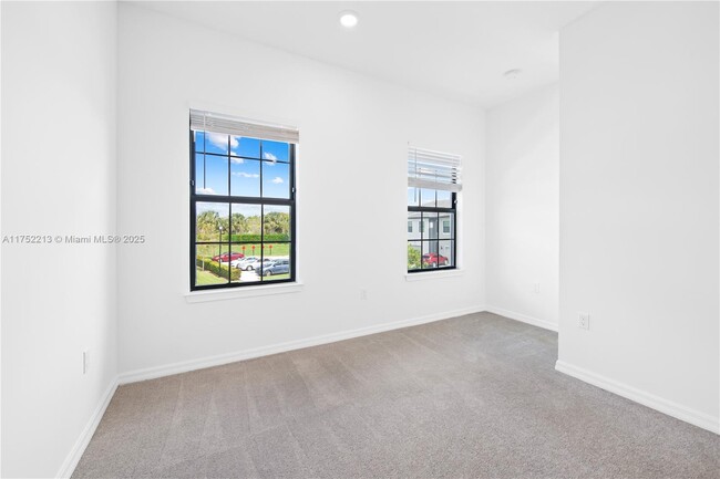 Building Photo - 2102 Appleton Cir N