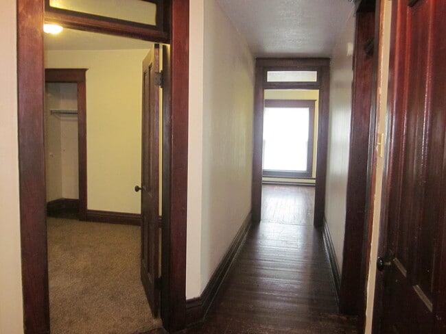 Building Photo - 832 Columbia Ave