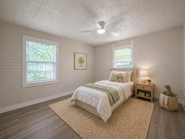 Building Photo - 299 Francis St