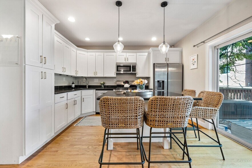 Building Photo - 39 I St