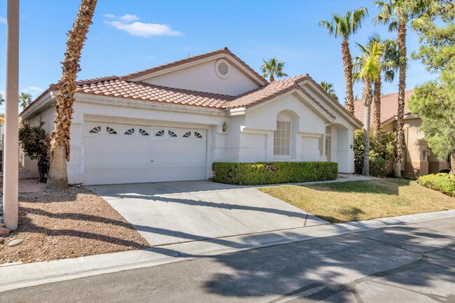 Building Photo - Great Single Story Summerlin Area Pool Home