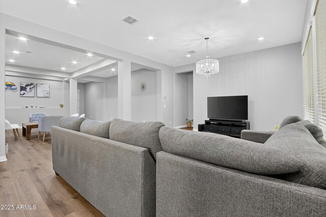 Building Photo - 2609 E Stacey Rd