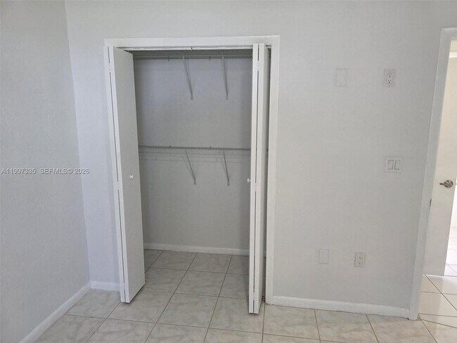 Building Photo - 965 NW 10th St