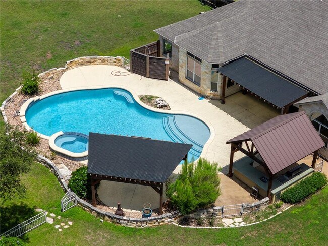 Building Photo - 208 Raindance Cove