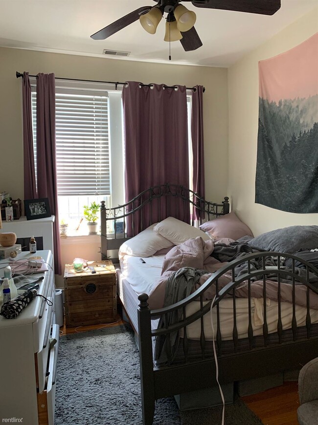 Building Photo - 3 br, 2 bath  - 830 Pine St Apt 5AB