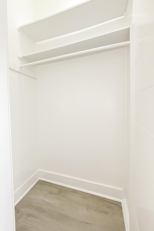 Building Photo - 396 Woodlawn Ave