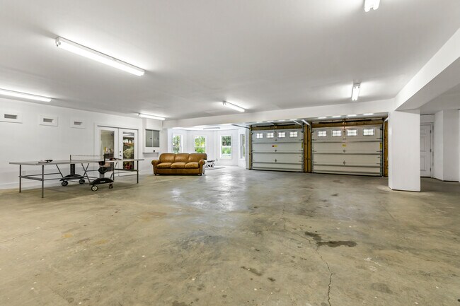 Building Photo - 681 Ocean Palm Way