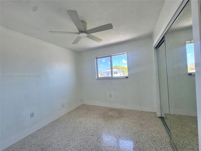 Building Photo - 250 Beacom Blvd