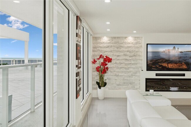 Building Photo - 2751 S Ocean Dr