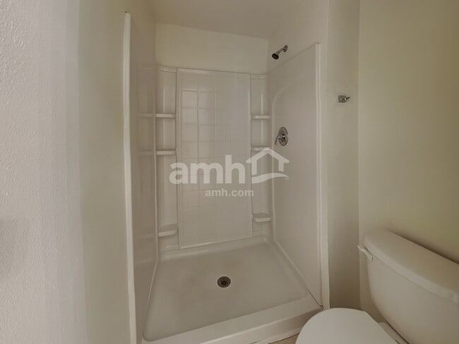 Building Photo - 784 Lake Doe Blvd