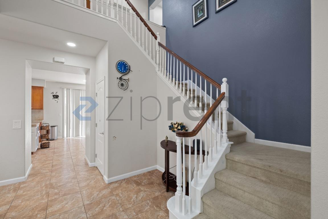 Building Photo - Unit