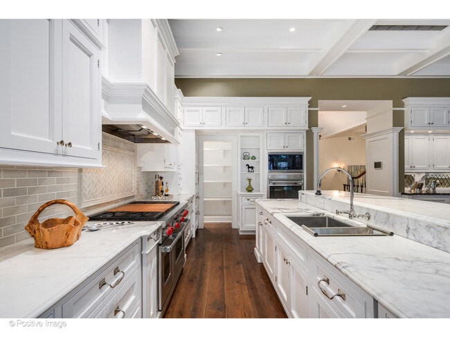 Building Photo - 446 W Huron St