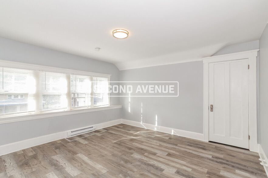 Building Photo - 2657 Fenton Ave
