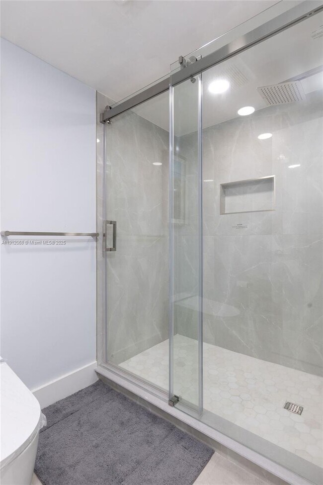 Building Photo - 16171 Blatt Blvd