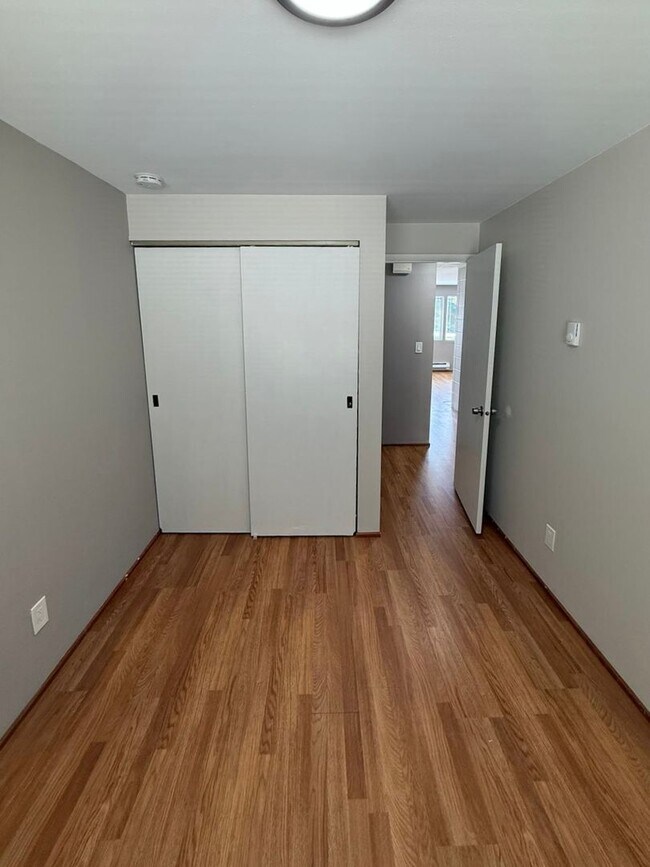 Building Photo - 3-Bedroom North Green Lake Townhouse-Style...