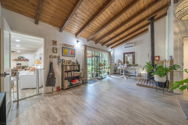 Building Photo - Central location in country setting! In law unit attached to house! MUST SEE!