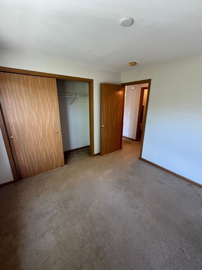 Building Photo - North Pointe Condo