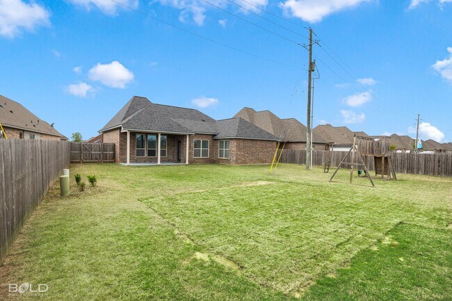 Building Photo - 3 Bedroom 2 Bath in Cypress Bend