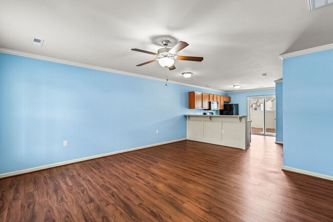 Building Photo - 404 Sullivan Loop Rd