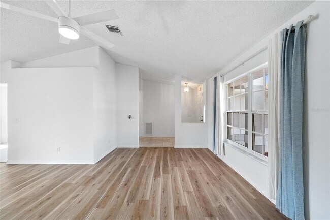 Building Photo - 5879 Tyler Rd